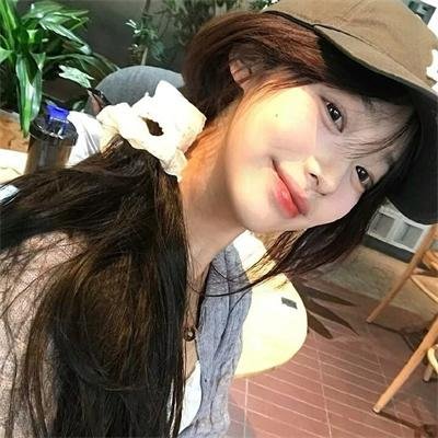 恨君不似江楼月